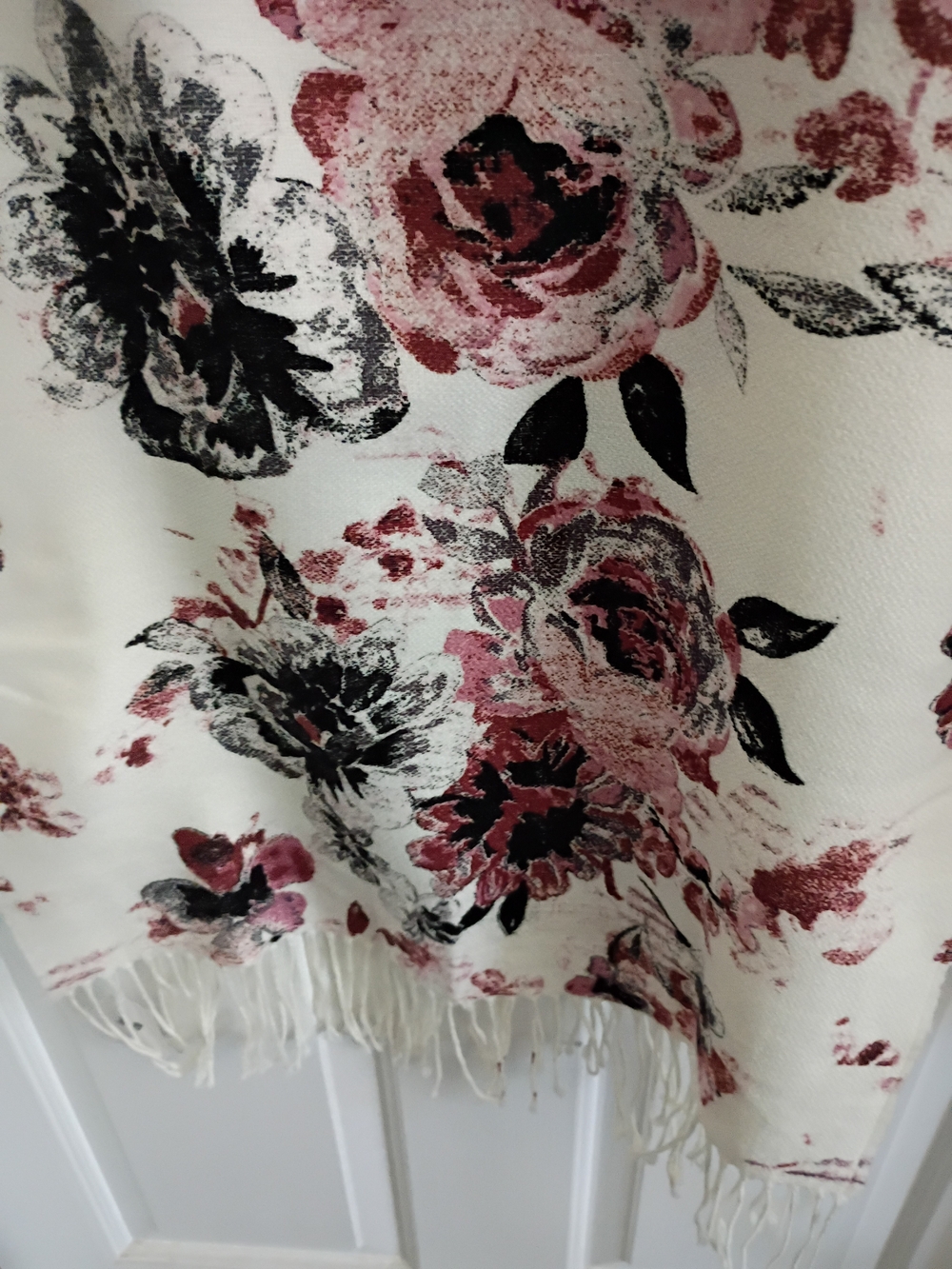 Liz Claiborne Cream Scarf with Pink and Black Floral Print - Picture 4 of 6